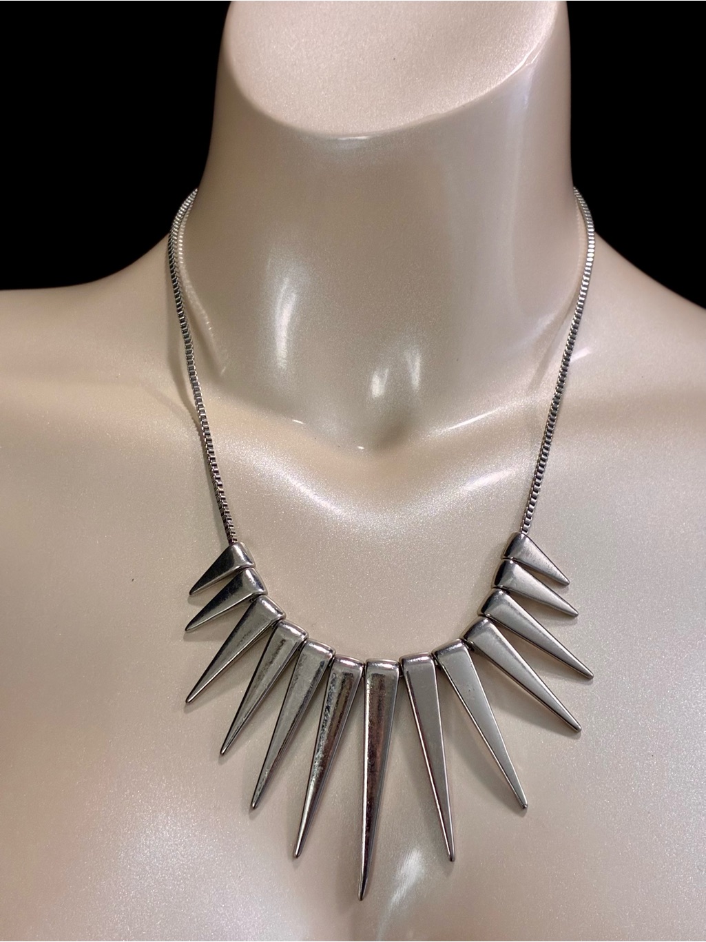 Edgy Silver Spike Statement Necklace - Women Jewelry Box Chain Casual Punk Rock